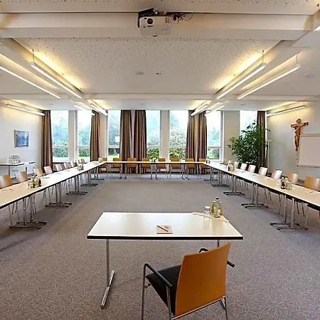 Hotel Tagungshaus Regina Pacis 3*