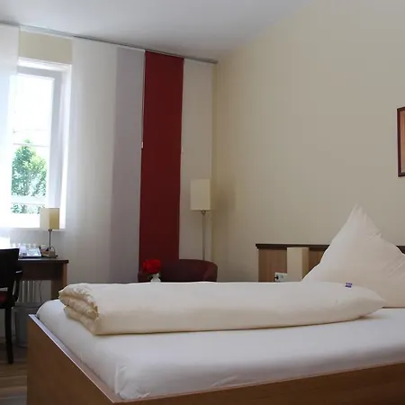 Tagungshaus Regina Pacis فندق